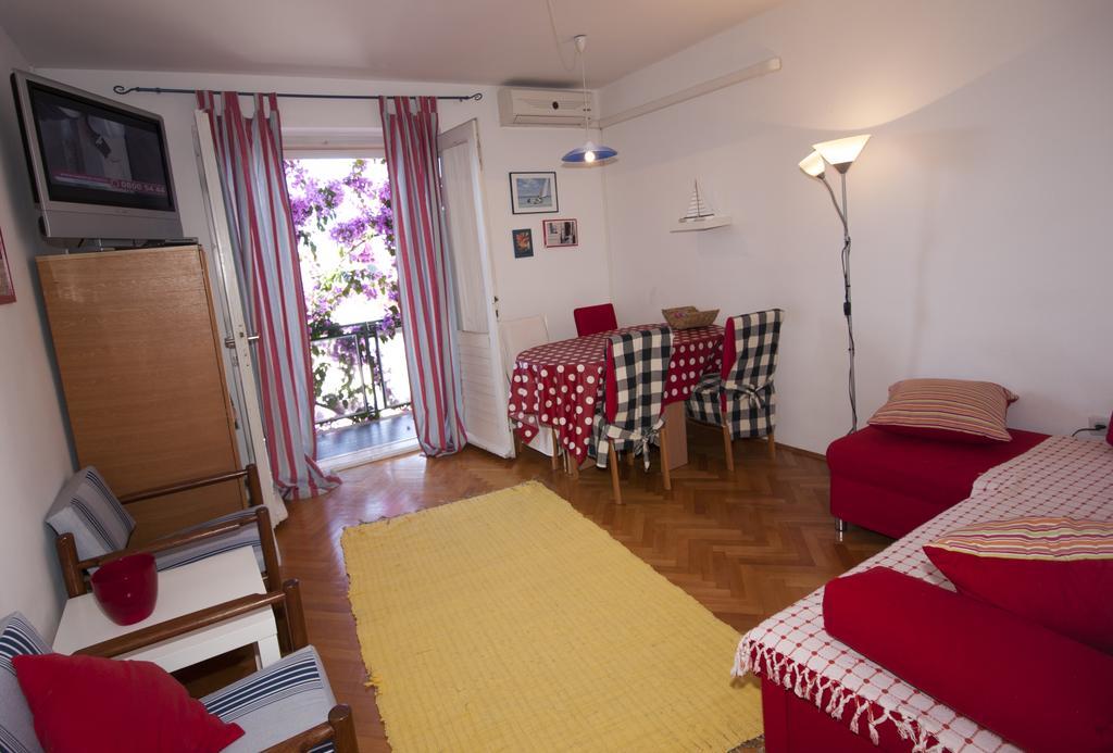 Apartments Barka Tučepi Oda fotoğraf